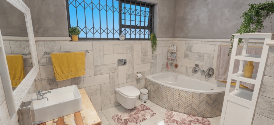 5 Bedroom Property for Sale in Sasolburg Ext 4 Free State